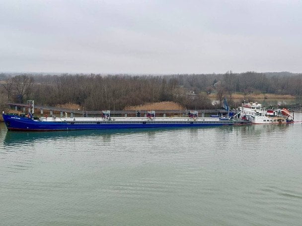 Російський танкер "Валерій Горчаков" йде під воду: нові кадри наслідків атаки ЗСУ