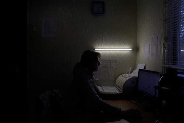 Відключення світла 8 грудня: де в Україні найскладніша ситуація