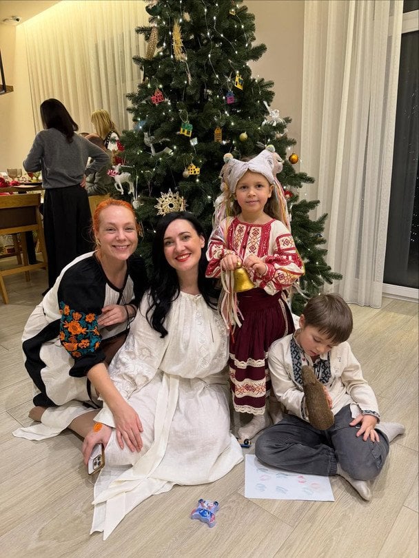 Соломія Вітвіцька з нареченим погостювала у зіркової куми та показала їхні розваги на Різдво