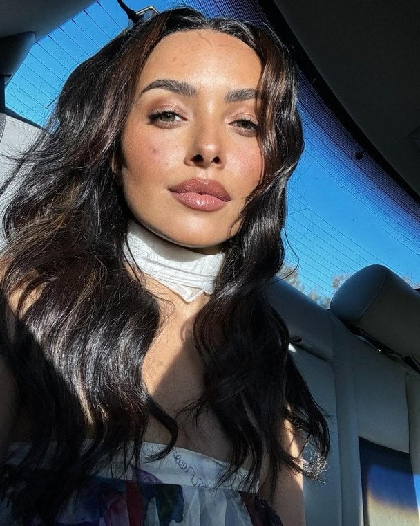 36-річна зірка "Щоденників вампіра" оголосила про вагітність і показала фото з округлим животиком