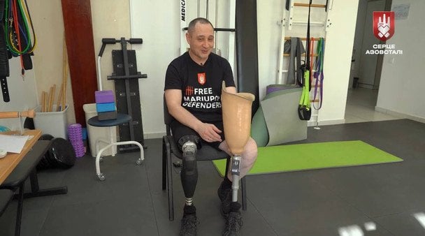 Після ампутації й полону: оборонцю Маріуполя встановили один із найкращих протезів у світі (відео) Після ампутації й полону: оборонцю Маріуполя встановили один із найкращих протезів у світі (відео)