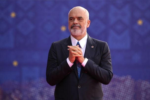 Заворушення в Албанії: офіс прем'єра закидали коктейлями Молотова