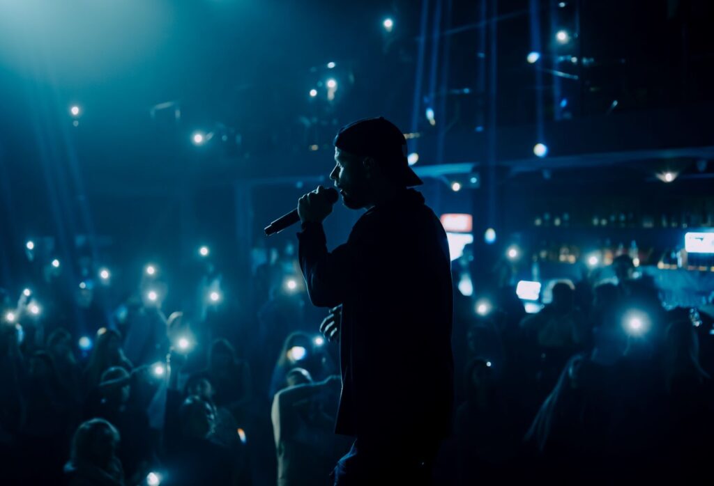 Білий Бо презентує «Тихо йшов» — трек про легкість і безтурботність, яка колись жила в кожному з нас Білий Бо презентує «Тихо йшов»