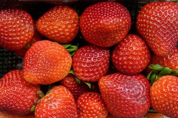 Не лише цитрусові: фрукти з рекордним вмістом вітаміну С