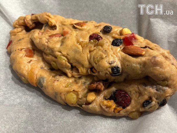 Готуємо штолен до Різдва: рецепт здобної святкової випічки