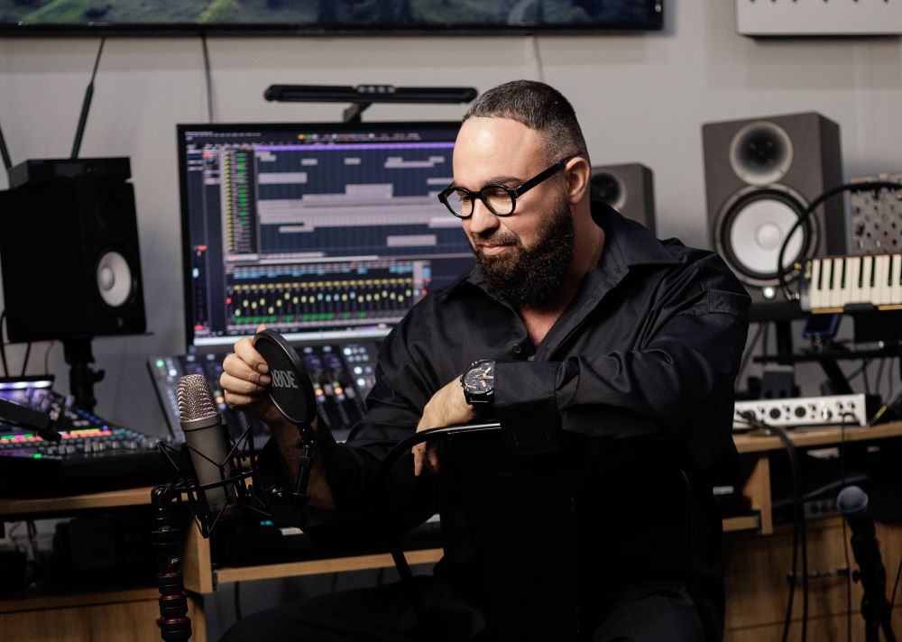 Україна ще так не звучала: Sergii Garant переспівав найвідоміші хіти й народні перлини