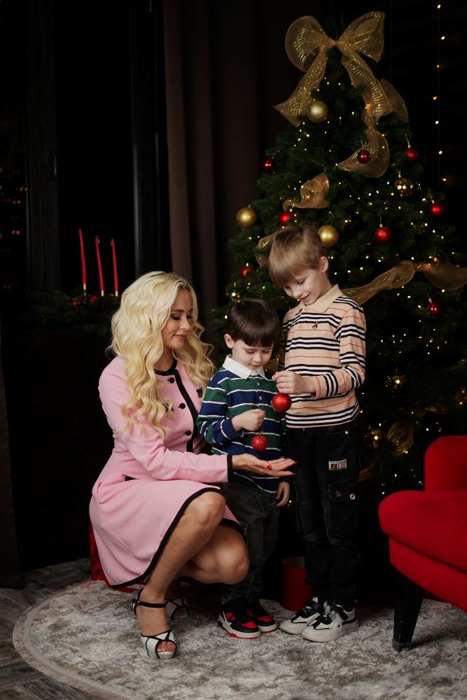 Angela повертає віру в кохання: нова пісня “Новорічне диво” стає саундтреком зимових зізнань