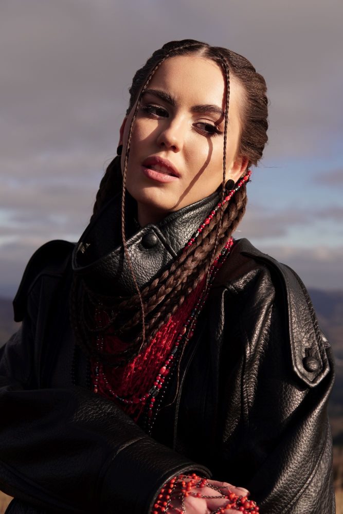 Музичний код України по-новому: TAYNA презентувала «Щедрик»