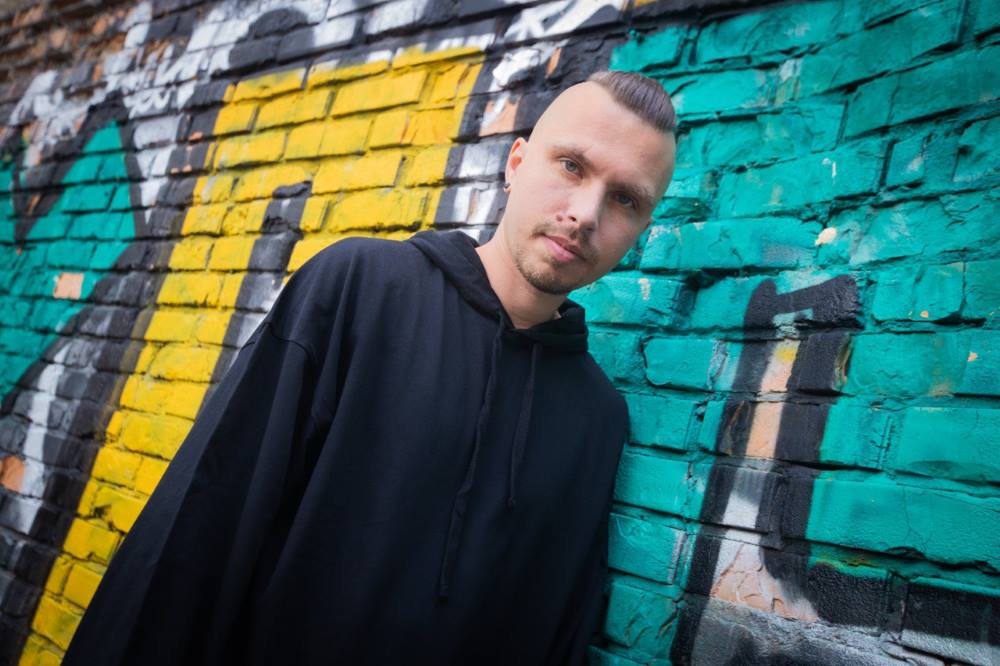 «ВОЛОНТЕРИ»: SHYMAN та Національний президентський оркестр створили пісню-подяку для українських волонтерів «ВОЛОНТЕРИ»: SHYMAN та Національний президентський оркестр створили пісню-подяку для українських волонтерів