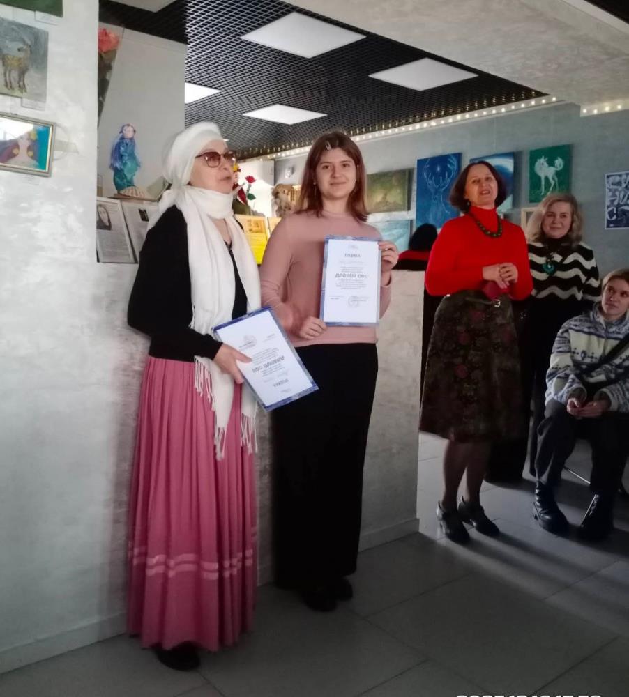 Коли мистецтво стає терапією: фінальна виставка року «Дивний сон» у бібліотеці Павла Тичини