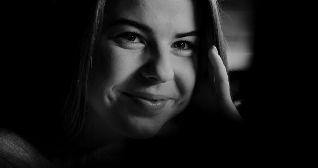 «Неоновий дощ»: новий реліз STASYA про двох, які знаходять тепло серед міського холоду