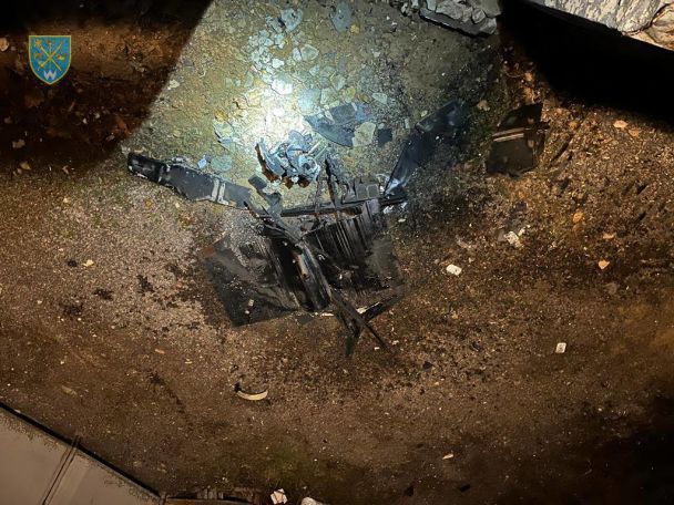 На Київщині уламки російського дрона впали на території дитячого садка: де були діти