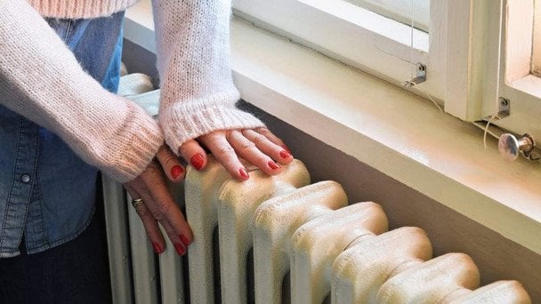 Київ на порозі катастрофи?: навіщо у багатоквартирних будинках зливають воду з труб