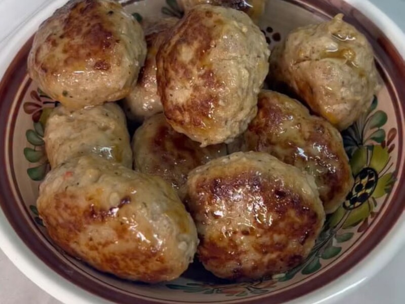 Насмажте смачних і соковитих котлет із маринованого м'яса. Незвичайний рецепт апетитної страви