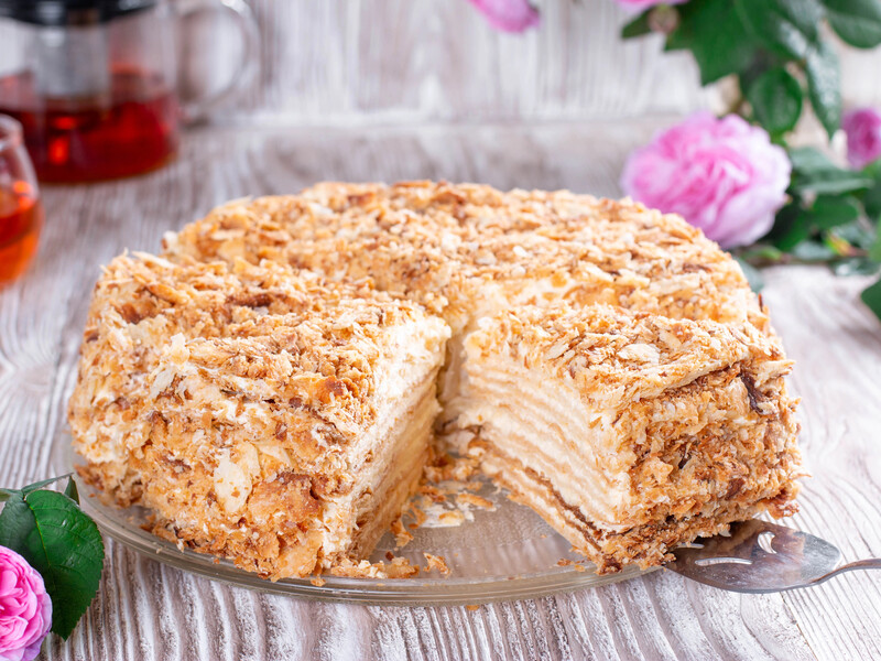 Щоб не місити тісто, просто зробіть так – і лінивий торт "Наполеон" вийде ніжним. Рецепт без клопоту