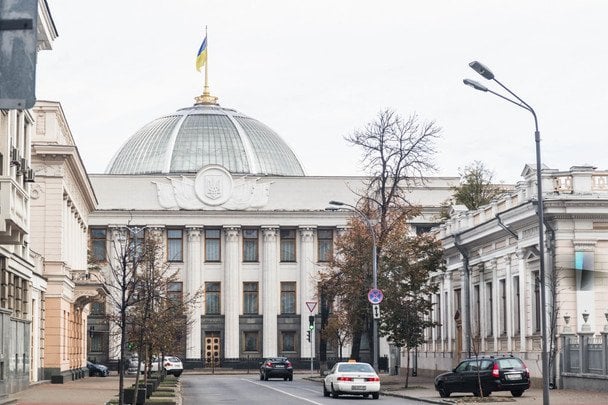 Верховна Рада опинилася без тепла та води