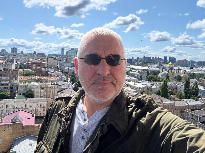 "Як дві краплі води". У мережі здивовані неймовірною схожістю Фейгіна з його донькою від українки