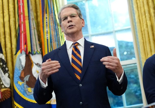 Чим анексія Гренландії США відрізнятиметься від анексії Криму Росією: Бессент відповів