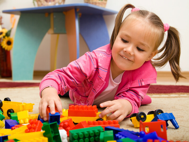 Шість причин, чому не треба купувати дитині гору іграшок