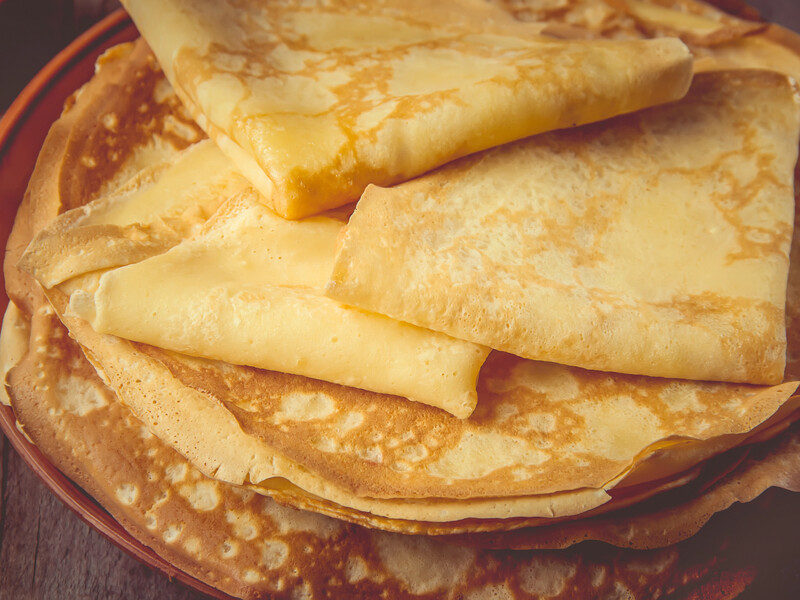 Якщо побачили це – додайте до тіста борошно. Незамінний лайфхак для еластичних млинців