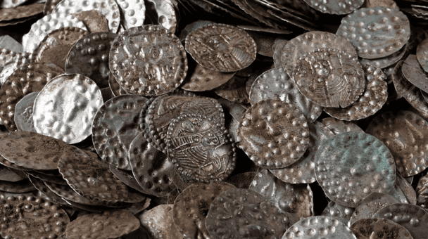 Скарб, який пролежав 300 років: у Польщі фермери натрапили на унікальні артефакти