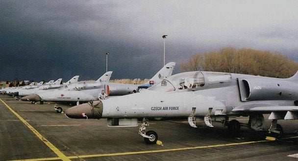 Україна отримає "мисливців за дронами": що відомо про літаки, які може передати Чехія