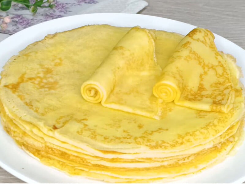 Секрет невагомих еластичних млинців – у яйцях. Простий рецепт дивовижного тіста