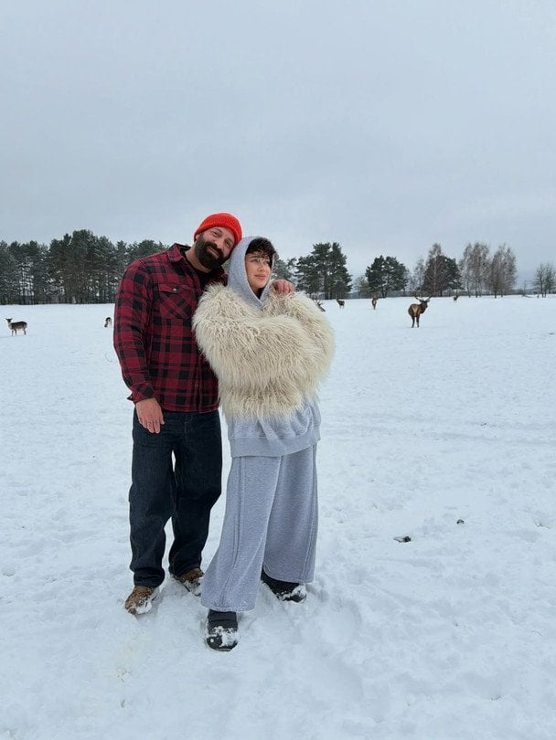 Lida Lee після заяви про роман із Салемом показалася в його обіймах і чуттєво привітала з 42-річчям