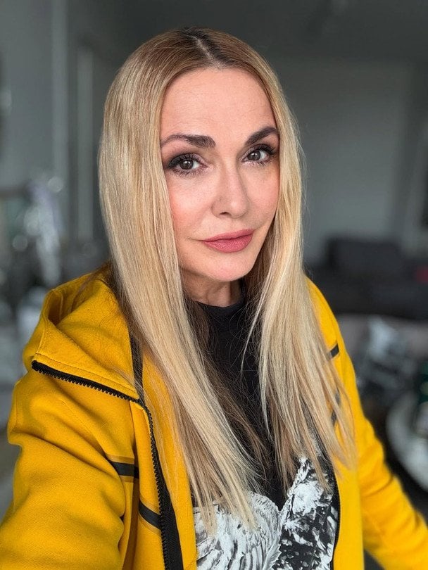 Ольга Сумська показала, як із батарейок зробити ліхтарик: "Світить до трьох років, коштує копійки"