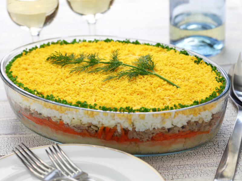 Обовʼязково приготуйте цей салат "Київський", який набагато смачніший за "Мімозу"