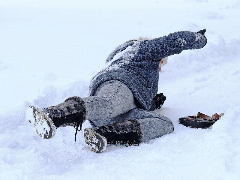 День відкритих дверей у травмпункті або національне свято "Сракопад". У мережі жартують про погоду й ожеледицю