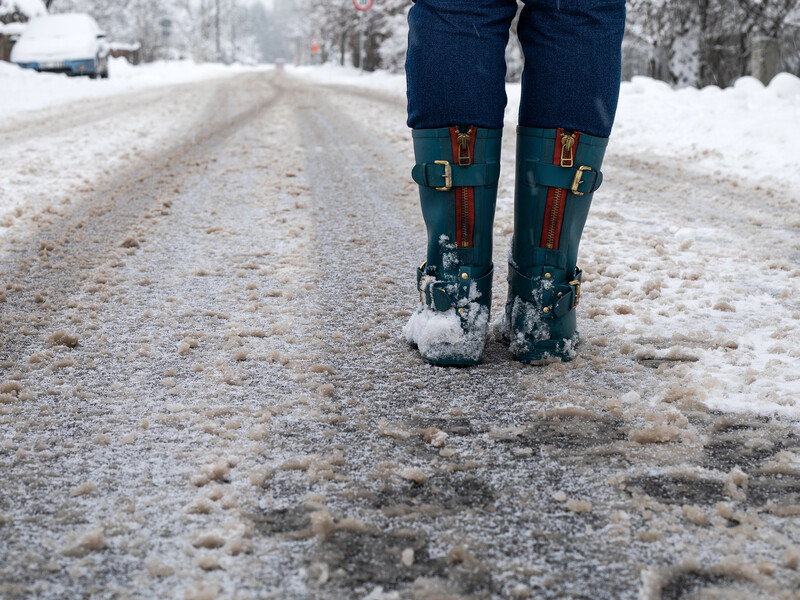 Чим змастити підошву, щоб не впасти на льоду. Перевірені лайфхаки