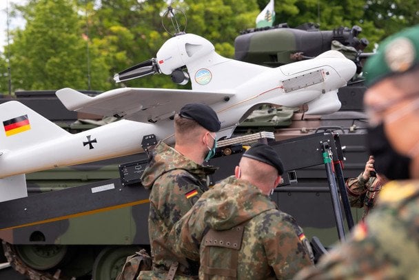 Над базою для захисту Європи від "Орешніка" помітили невідомі дрони