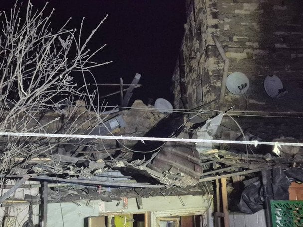 В Одесі внаслідок атаки дронів пошкоджено інфраструктуру та житлові будинки (відео, фото)