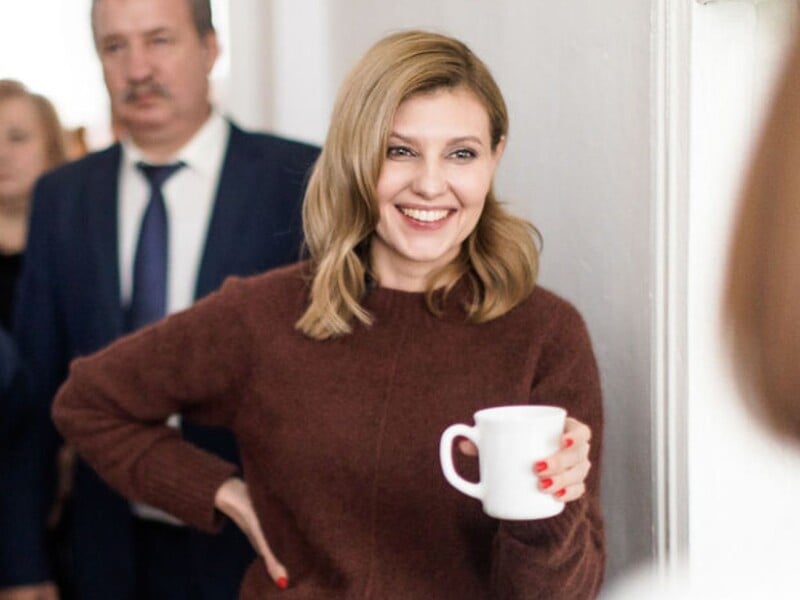 Зеленська вперше за три роки відмовилася від мінімалізму і з'явилася з червоним манікюром. Фото