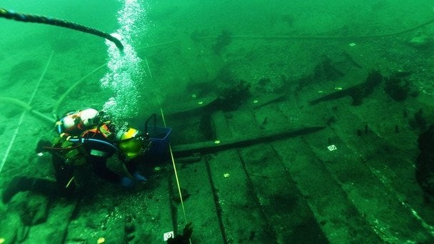 Археологи підняли з дна гігантський корабель XV століття — найбільше судно, знайдене у світі (фото)