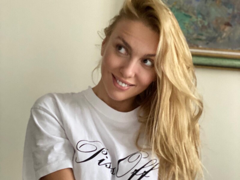 Полякова розповіла, як знімалася в постільній сцені із Зеленським