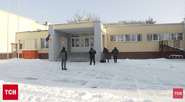 Загадкове листування з ФСБ та переїзд: нові подробиці про різанину у школі Києва