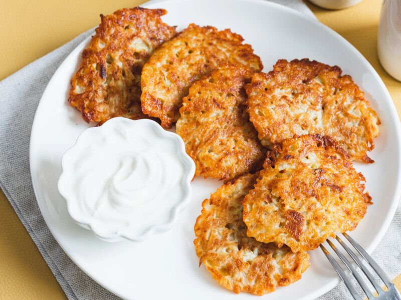 Щоб деруни вийшли соковитими, але хрусткими – додайте це. Швидкий рецепт