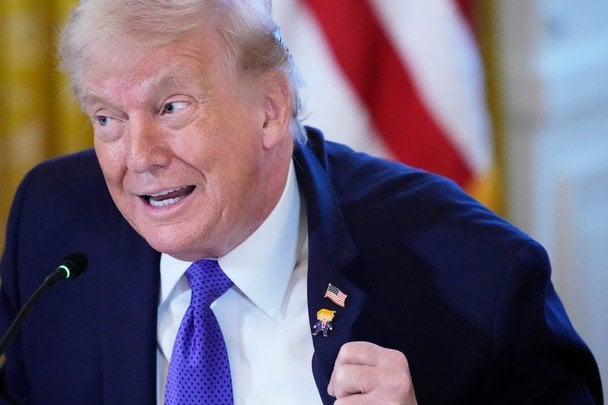 Трамп покарав країни, які стали на захист Гренландії