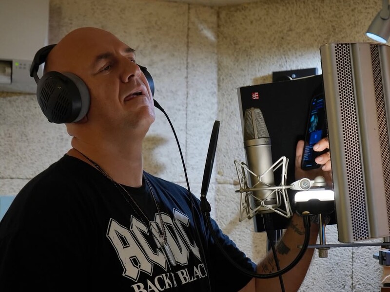 Не лише "Потап і Настя". Потап засвітив свої татуювання