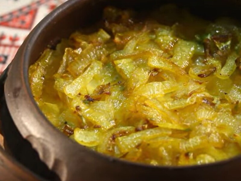 Узимку приготуйте ситну товканку – старовинну українську страву з картоплі й пшона. Рецепт