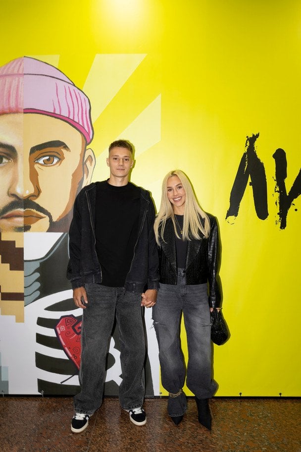 Квіткова з гумором привітала нареченого з 24-річчям: закохані покепкували зі своєї різниці у віці