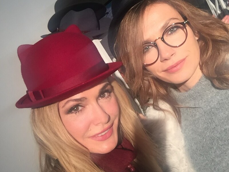 Разом з доньками, мамою і чоловіком. Сумська показала рідкісні сімейні знімки