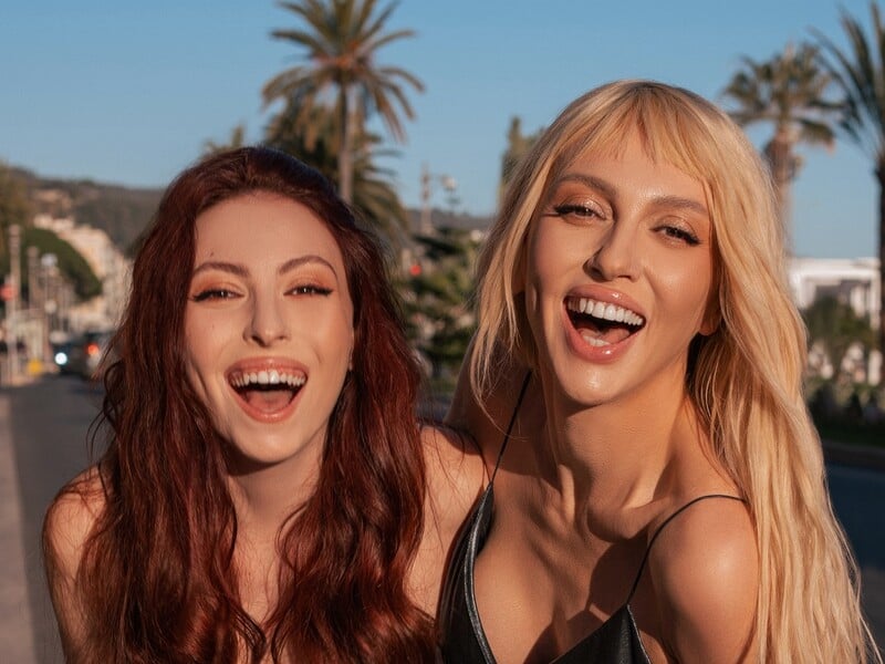 Полякова зайшлася реготом, коли її зять і дочка почали цілуватися. Відео