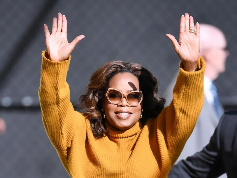 "Має вигляд, як у 30". 72-річна відома ведуча поприсідала зі штангою. Відео