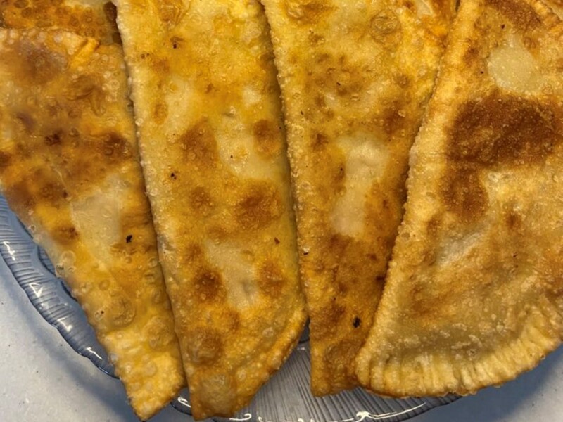 Як максимально просто приготувати тісто для чебуреків. Рецепт