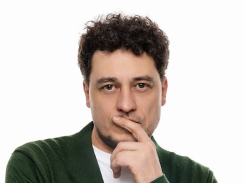 "Шукаємо варіанти заощадити тепло, кучкуємося". Синельников розповів про життя в Бучі без світла й опалення