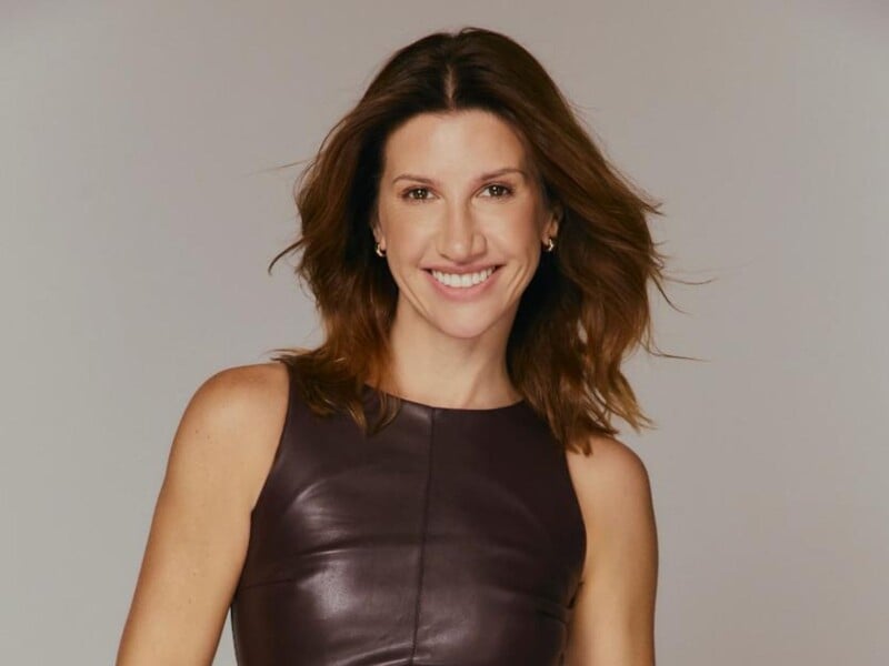 Зробіть масаж обличчя за дві хвилини. Аніта Луценко показала прості, але ефективні рухи. Відео Зробіть масаж обличчя за дві хвилини. Аніта Луценко показала прості, але ефективні рухи. Відео