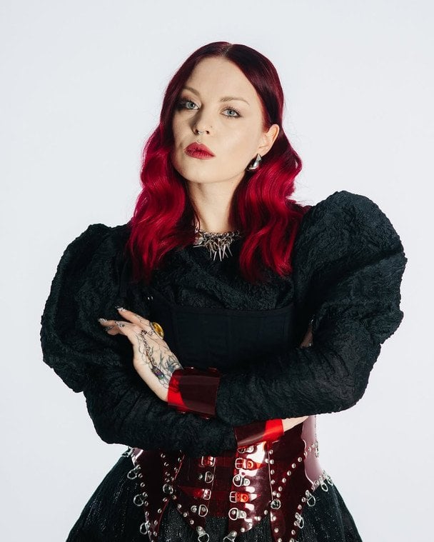 Відома співачка висловилася про відмову їй у видачі паспорта України: "Зверталася до нардепів"